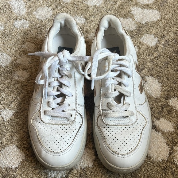 Veja Gold Sneakers Women Size 6 - Picture 2 of 12